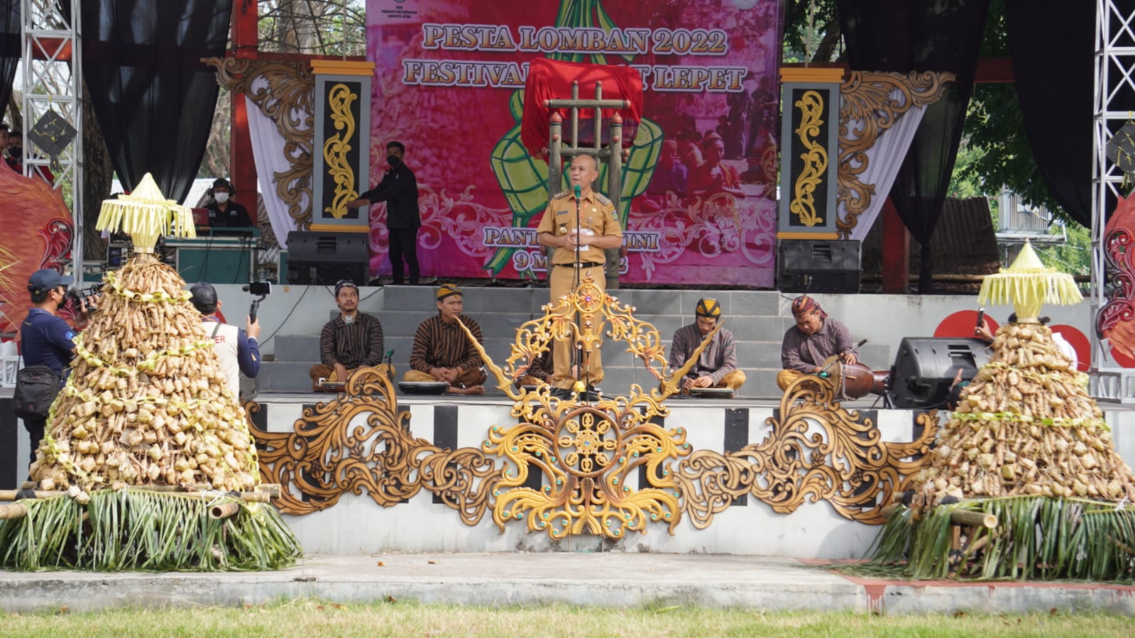 Festival Kupat Lepet Meriah, Bupati Andi : Resapi Makna dan Filosofinya