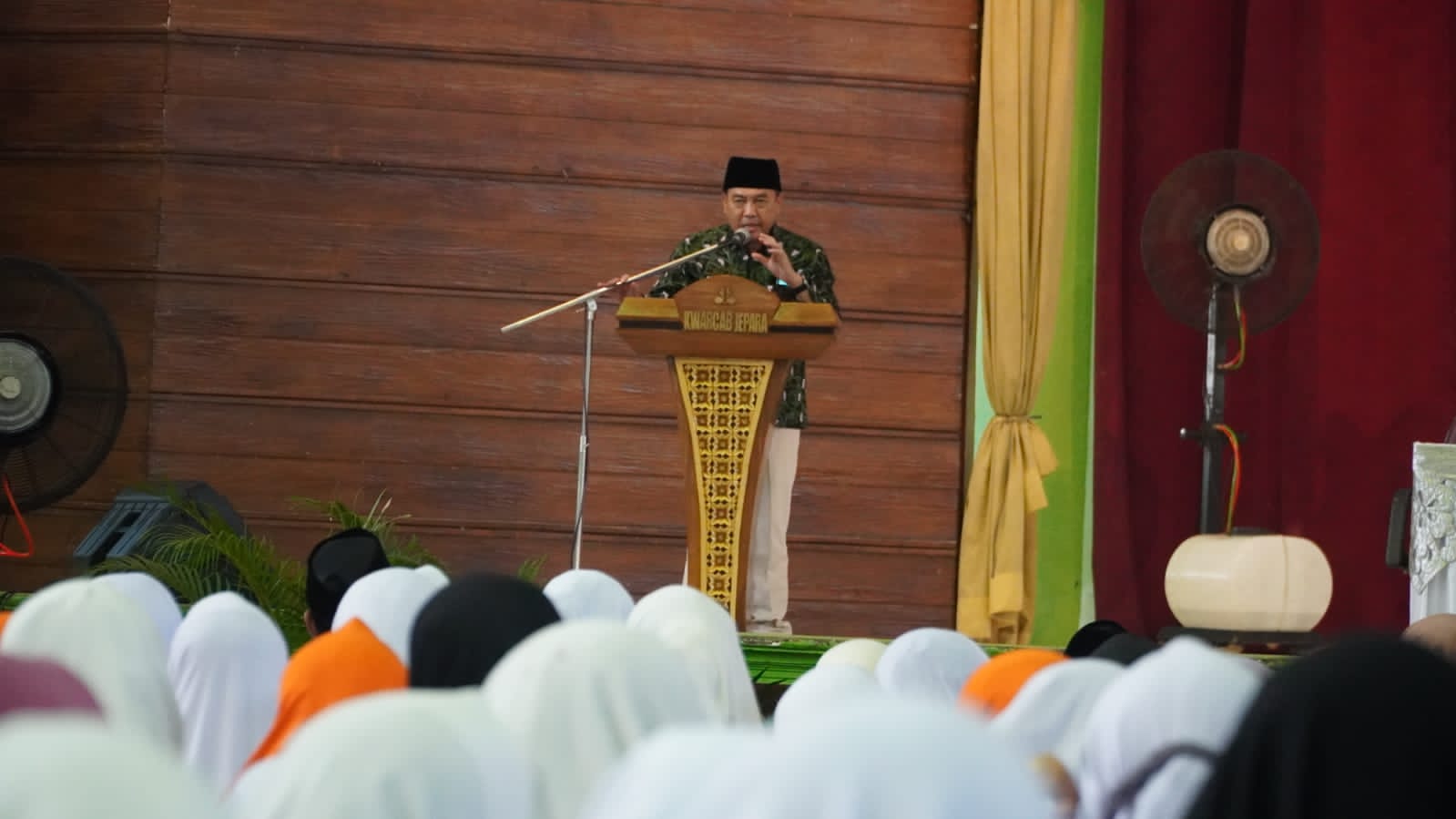 Buka Bimbingan Manasik Haji, Edy Supriyanta Minta Jamaah Haji Matangkan Fisik dan Mental